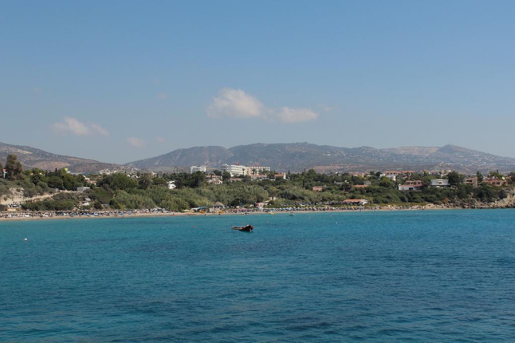 Paphos Love Shack Apartment ภายนอก รูปภาพ